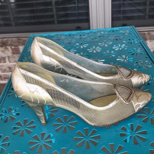Stuart Weitzman Gold Shimmer Pointed Toe Pumps